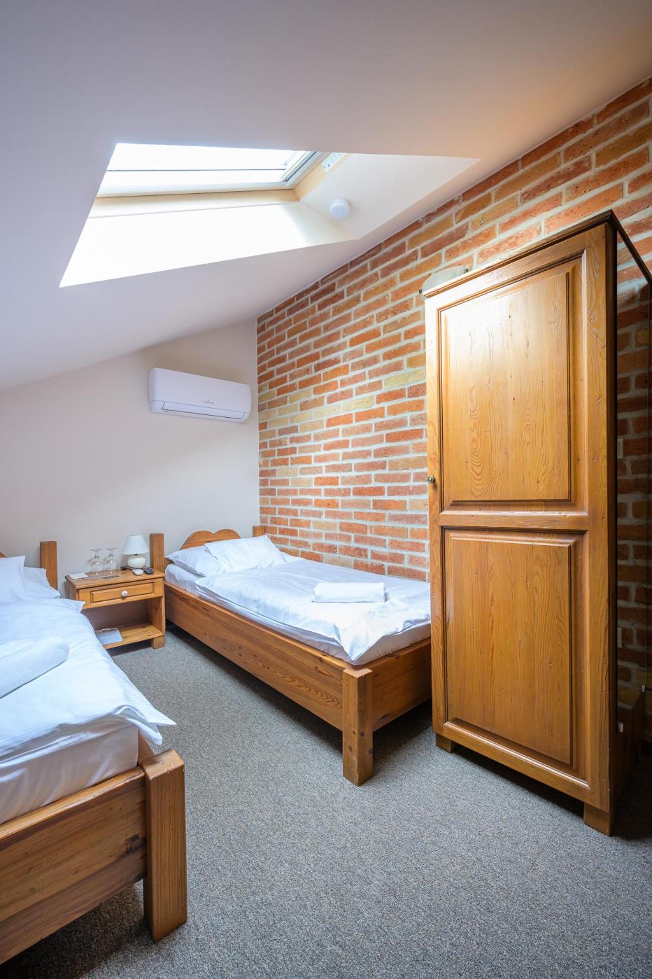 Hotel Vinatus Pince Villány Esterno foto